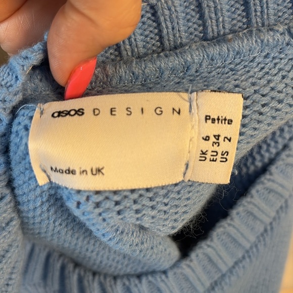 ASOS women’s petite oversized Smiley Face Sweater crew neck ribbed waist cuffs 2 - Picture 6 of 14